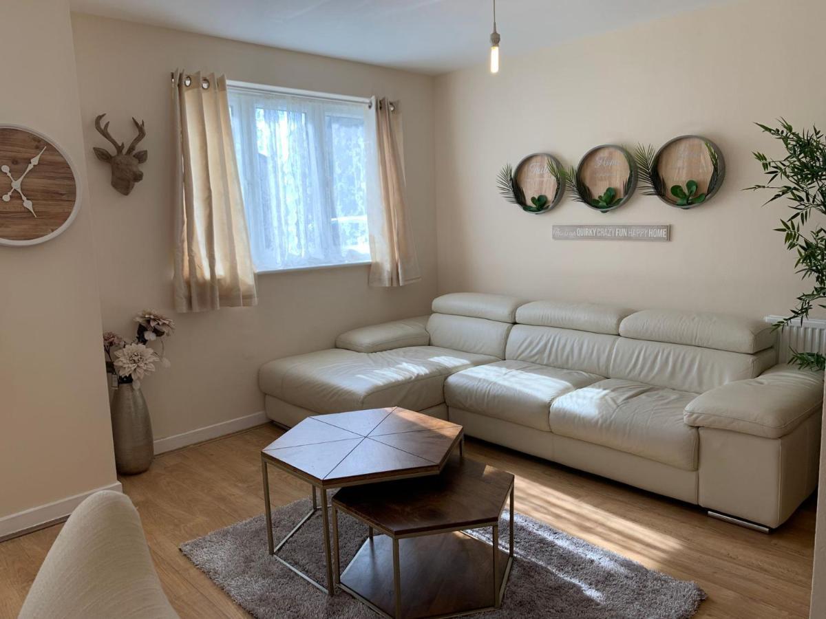 Modern Flat Lägenhet Watford  Exteriör bild